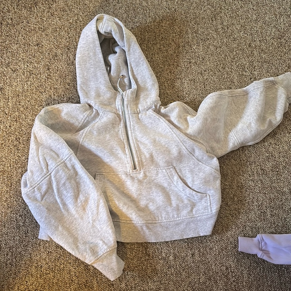 LIKE NEW lulu scuba hoodie